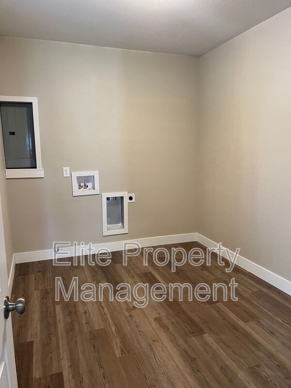 Available now!!! property image
