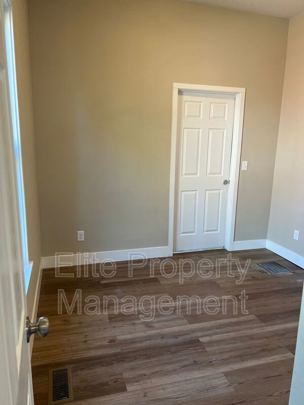 Available now!!! property image